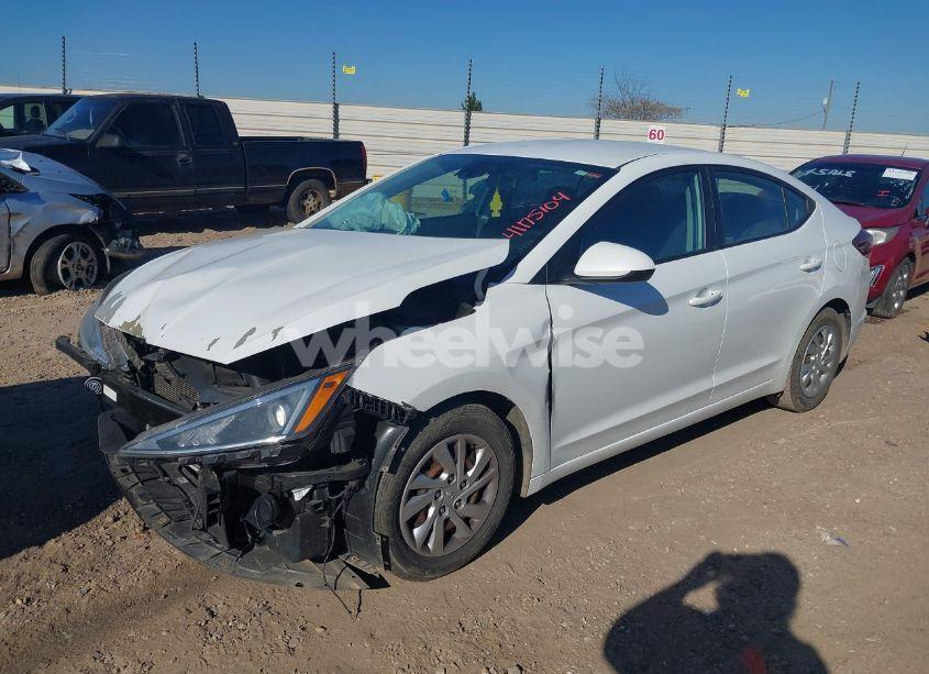 Photo 2 of 2020 Hyundai Elantra SE (VIN 5NPD74LF7LH499049)