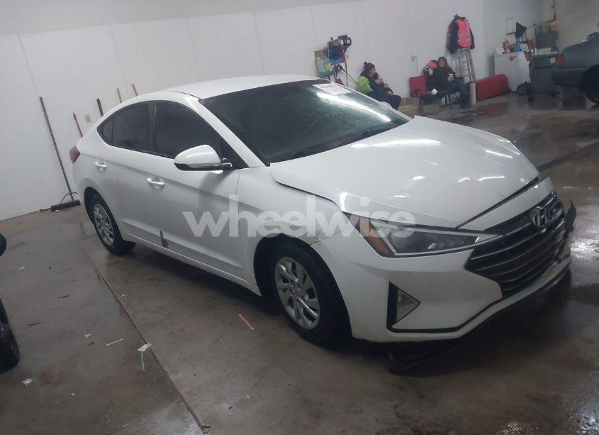 2020 Hyundai Elantra SE (VIN 5NPD74LF7LH503830) main photo