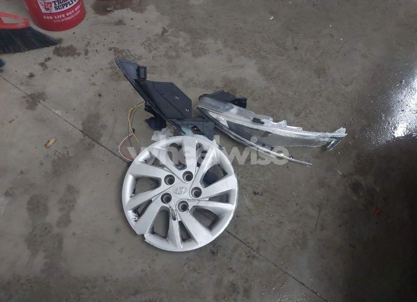 Photo 12 of 2020 Hyundai Elantra SE (VIN 5NPD74LF7LH503830)