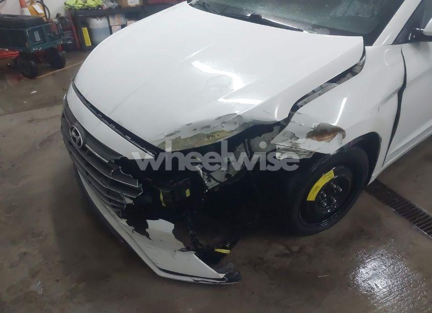 Photo 6 of 2020 Hyundai Elantra SE (VIN 5NPD74LF7LH503830)