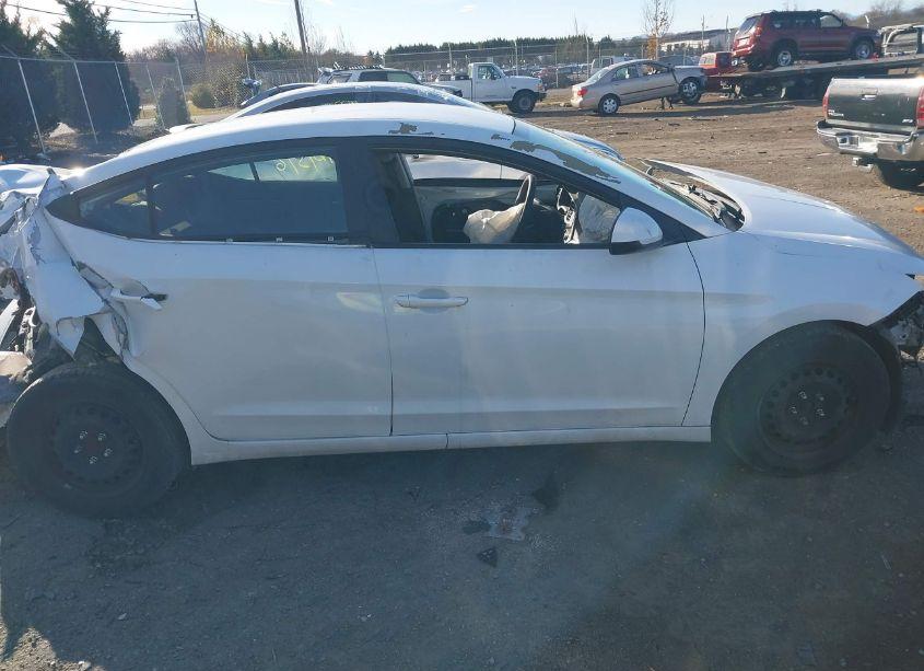 Photo 14 of 2020 Hyundai Elantra SE (VIN 5NPD74LF7LH529022)