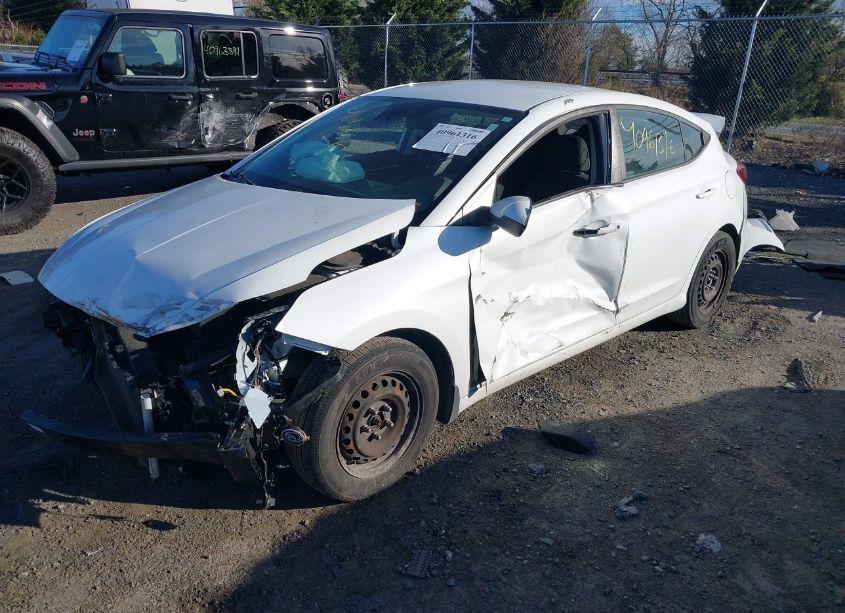 Photo 2 of 2020 Hyundai Elantra SE (VIN 5NPD74LF7LH529022)