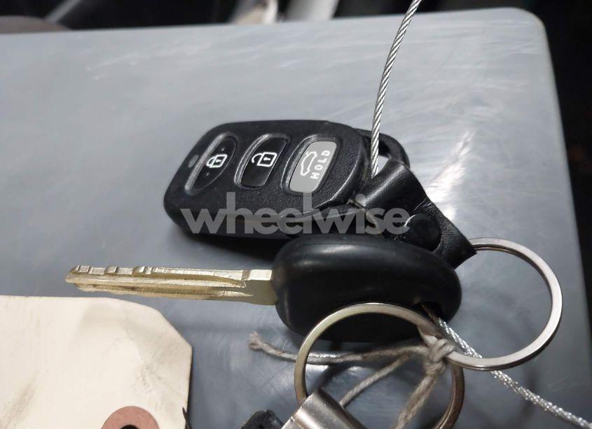 Photo 11 of 2017 Hyundai Elantra SE (VIN 5NPD74LF8HH041785)