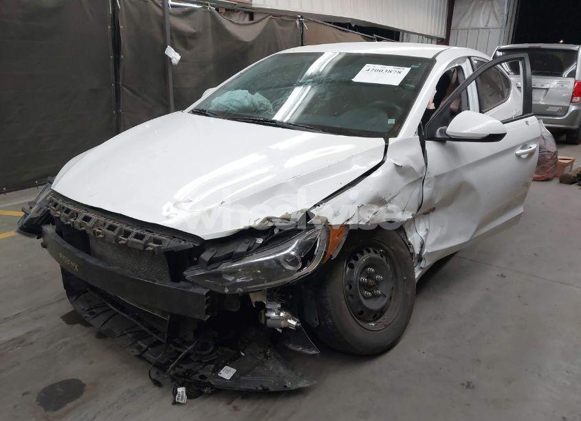 Photo 2 of 2017 Hyundai Elantra SE (VIN 5NPD74LF8HH041785)