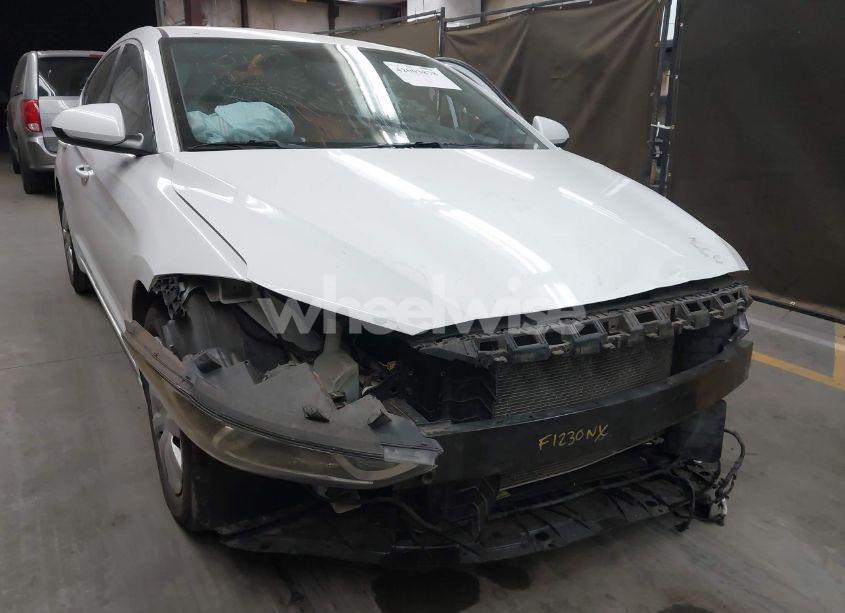 Photo 6 of 2017 Hyundai Elantra SE (VIN 5NPD74LF8HH041785)