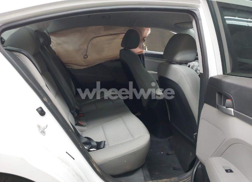 Photo 8 of 2017 Hyundai Elantra SE (VIN 5NPD74LF8HH041785)