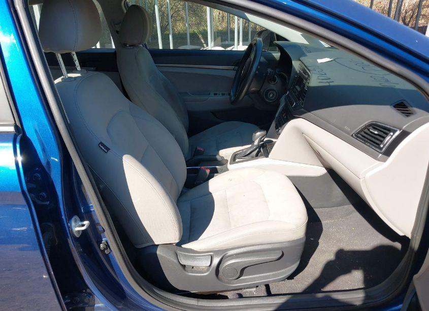 Photo 5 of 2017 Hyundai Elantra SE (VIN 5NPD74LF8HH126643)