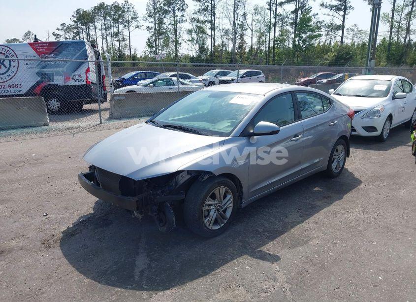 Photo 2 of 2017 Hyundai Elantra SE (VIN 5NPD74LF8HH147668)