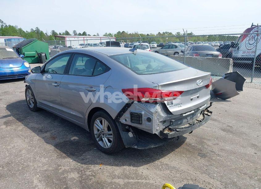 Photo 3 of 2017 Hyundai Elantra SE (VIN 5NPD74LF8HH147668)