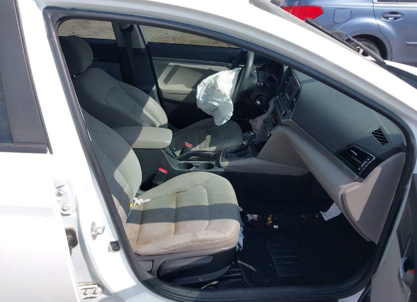 Photo 5 of 2017 Hyundai Elantra SE (VIN 5NPD74LF8HH149923)