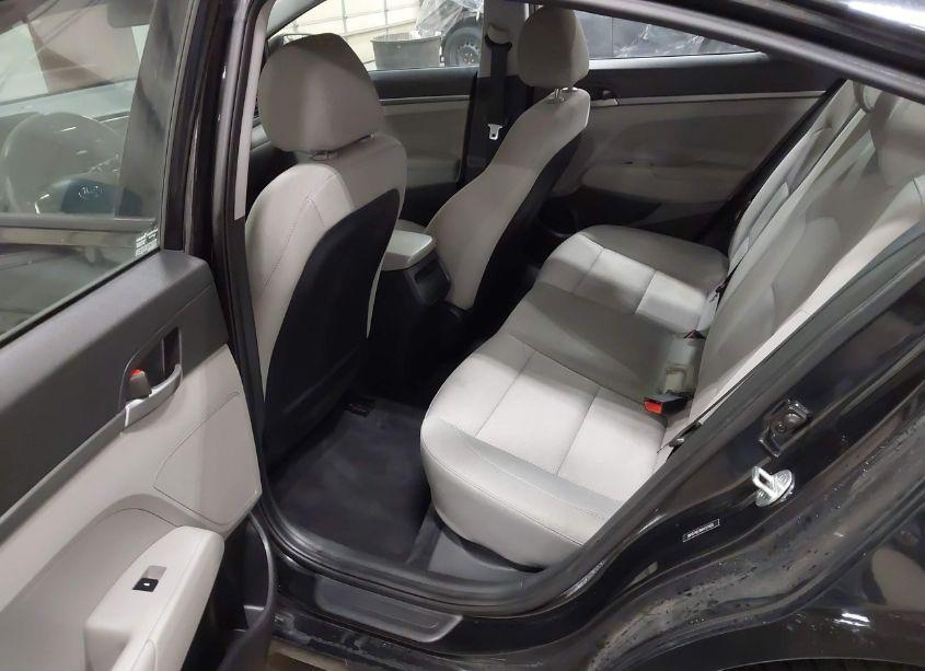 Photo 8 of 2017 Hyundai Elantra SE (VIN 5NPD74LF8HH157455)