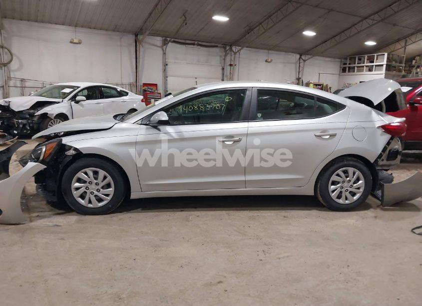 Photo 14 of 2018 Hyundai Elantra SE (VIN 5NPD74LF8JH260090)