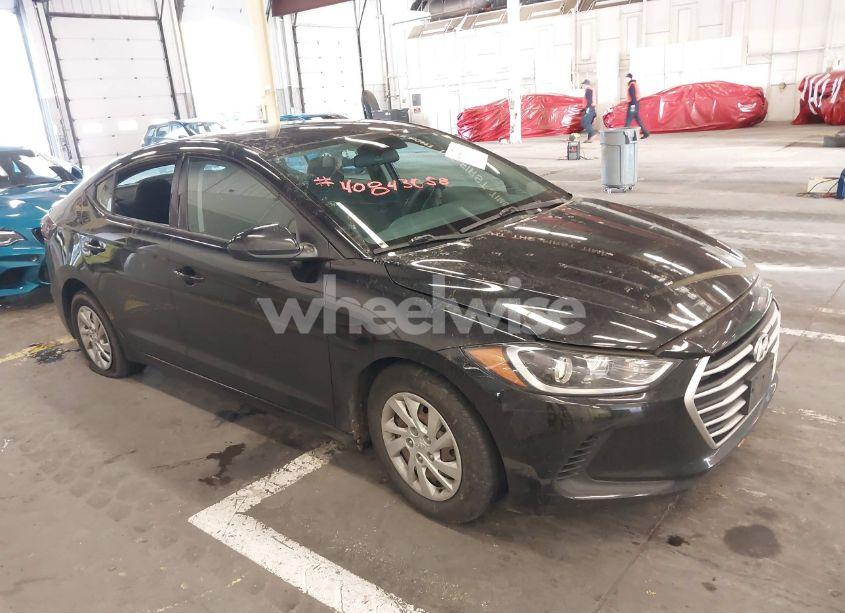 2018 Hyundai Elantra SE (VIN 5NPD74LF8JH262678) main photo