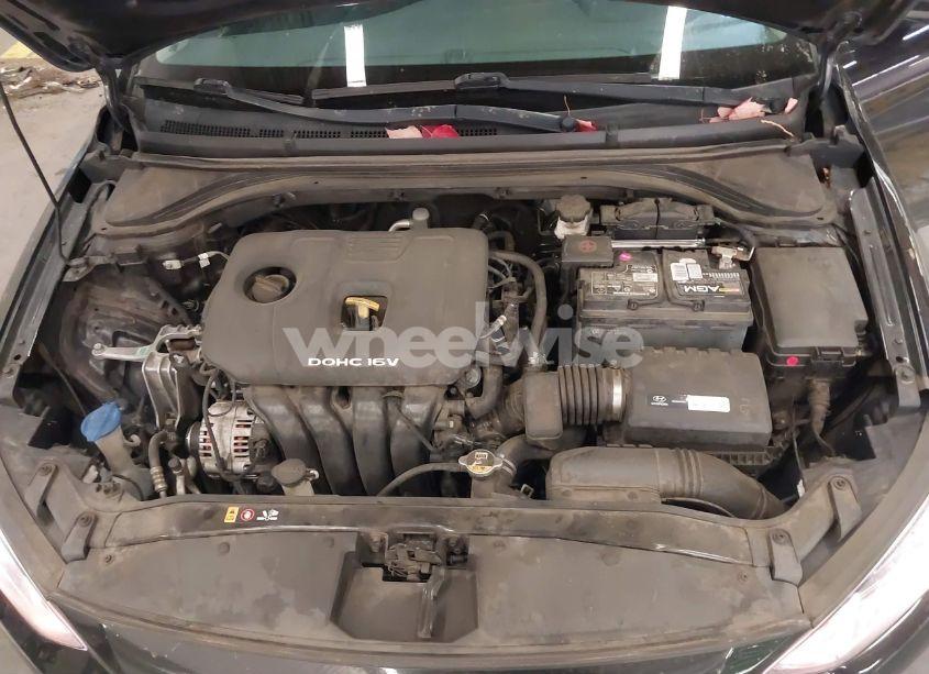 Photo 10 of 2018 Hyundai Elantra SE (VIN 5NPD74LF8JH262678)