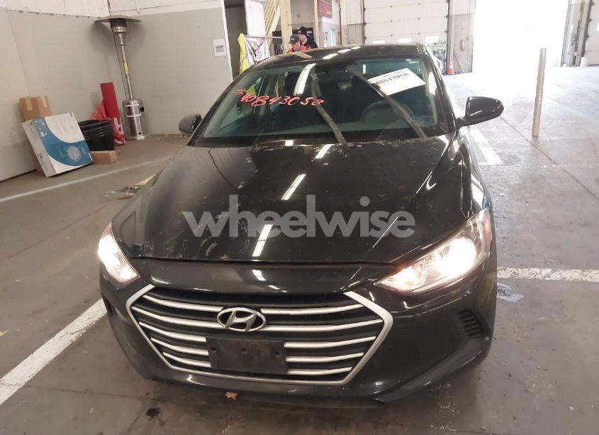 Photo 12 of 2018 Hyundai Elantra SE (VIN 5NPD74LF8JH262678)