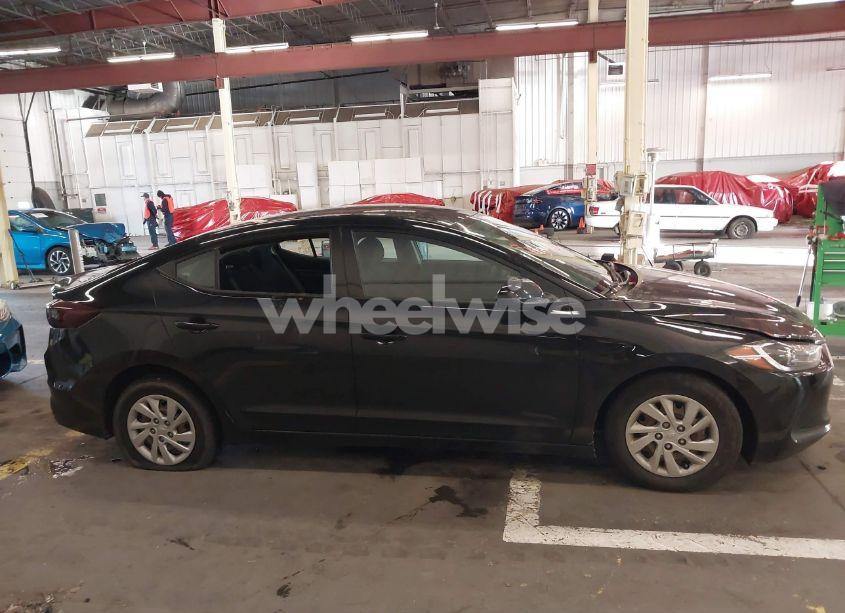 Photo 13 of 2018 Hyundai Elantra SE (VIN 5NPD74LF8JH262678)