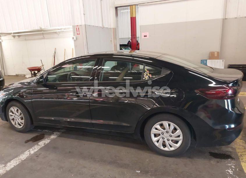 Photo 14 of 2018 Hyundai Elantra SE (VIN 5NPD74LF8JH262678)