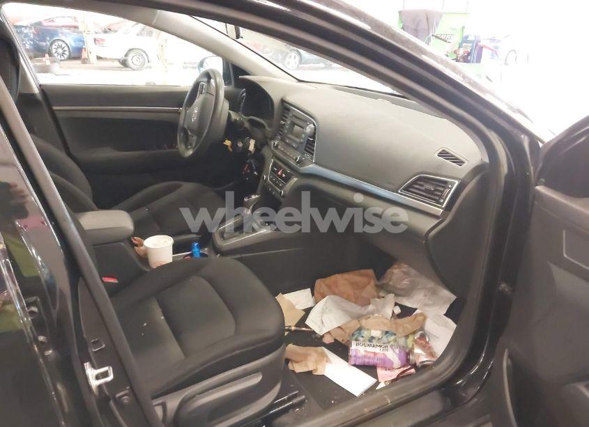 Photo 5 of 2018 Hyundai Elantra SE (VIN 5NPD74LF8JH262678)