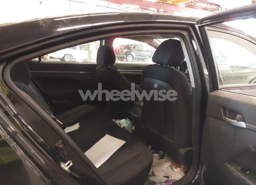 Photo 8 of 2018 Hyundai Elantra SE (VIN 5NPD74LF8JH262678)