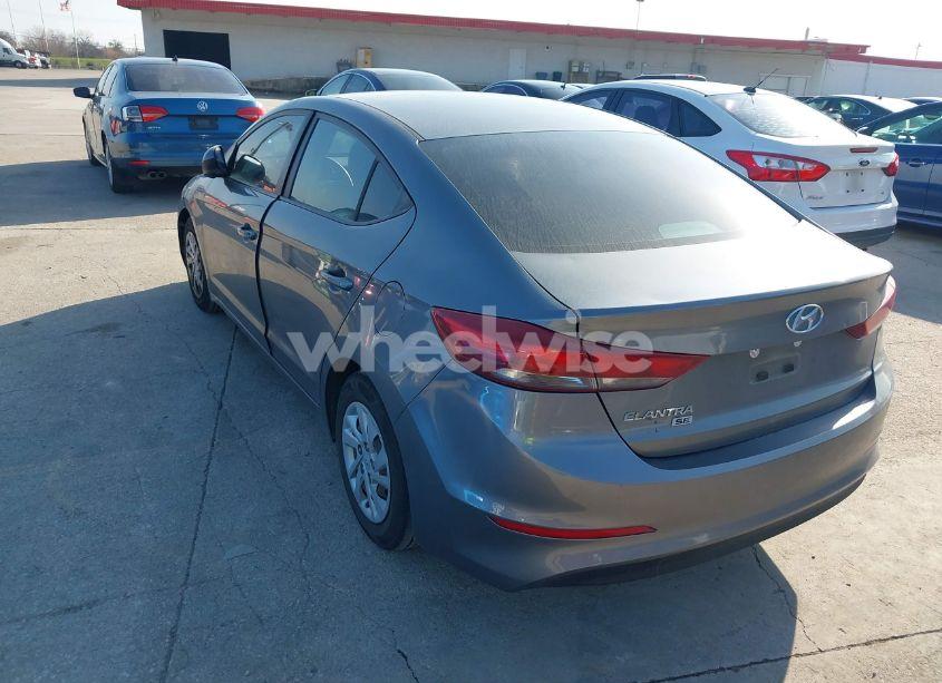 Photo 3 of 2018 Hyundai Elantra SE (VIN 5NPD74LF8JH276550)