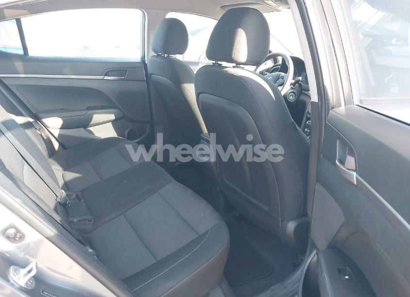 Photo 8 of 2018 Hyundai Elantra SE (VIN 5NPD74LF8JH276550)