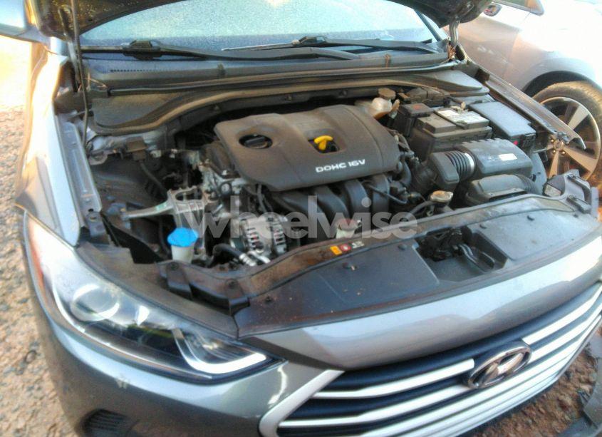 Photo 10 of 2018 Hyundai Elantra SE (VIN 5NPD74LF8JH300314)