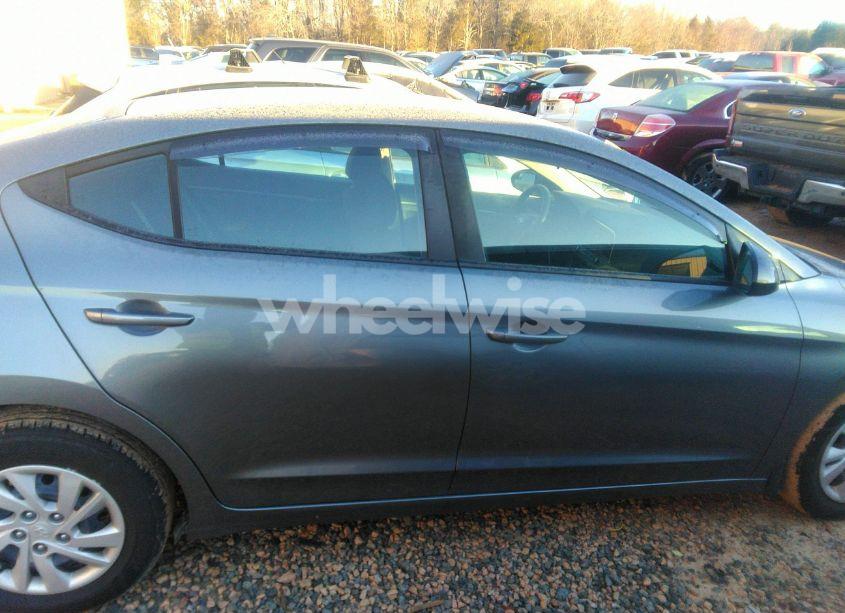 Photo 13 of 2018 Hyundai Elantra SE (VIN 5NPD74LF8JH300314)