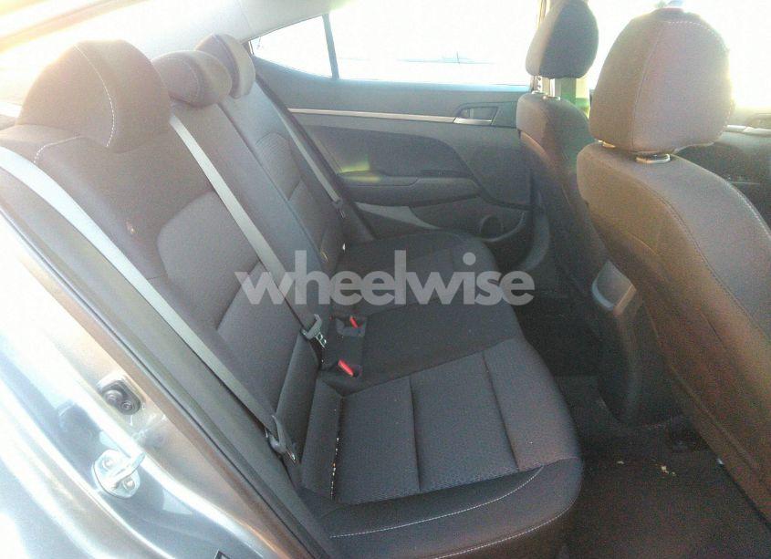 Photo 8 of 2018 Hyundai Elantra SE (VIN 5NPD74LF8JH300314)