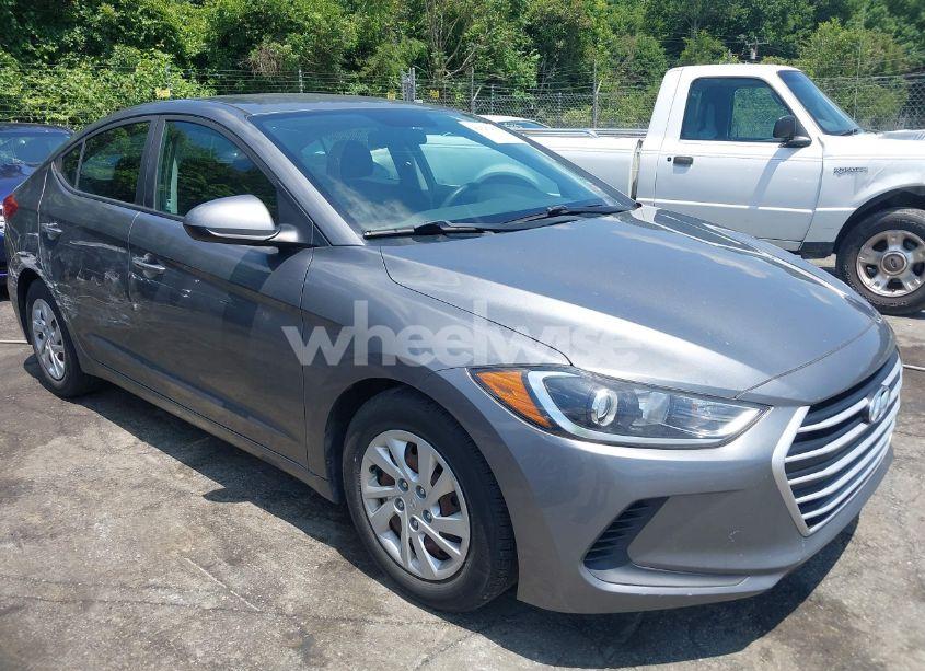 2018 Hyundai Elantra SE (VIN 5NPD74LF8JH347388) main photo