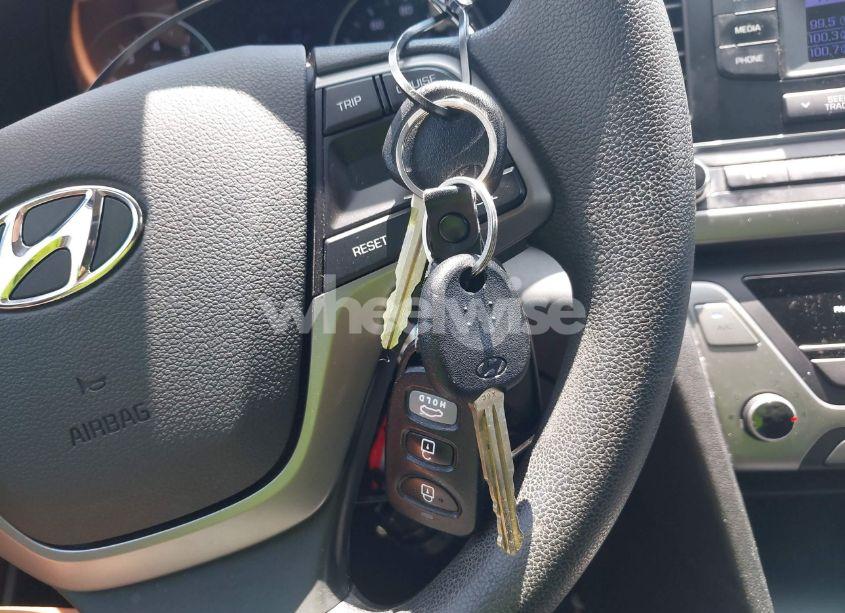 Photo 11 of 2018 Hyundai Elantra SE (VIN 5NPD74LF8JH347388)