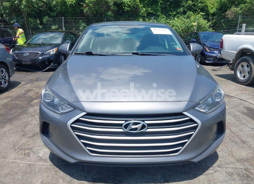 Photo 12 of 2018 Hyundai Elantra SE (VIN 5NPD74LF8JH347388)