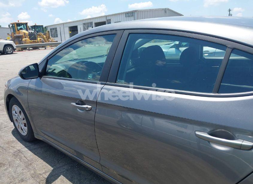 Photo 14 of 2018 Hyundai Elantra SE (VIN 5NPD74LF8JH347388)