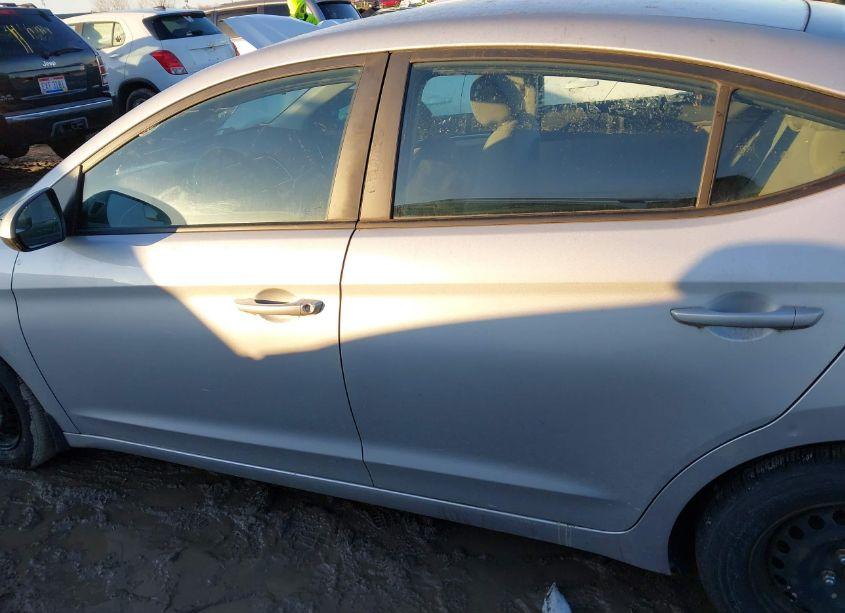 Photo 15 of 2018 Hyundai Elantra SE (VIN 5NPD74LF8JH355314)