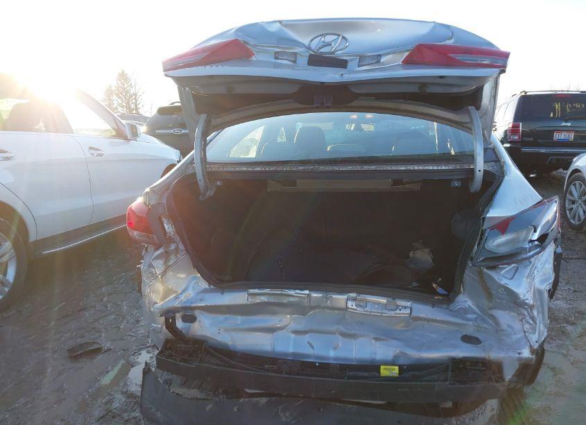 Photo 17 of 2018 Hyundai Elantra SE (VIN 5NPD74LF8JH355314)