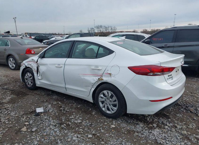 Photo 13 of 2018 Hyundai Elantra SE (VIN 5NPD74LF8JH378690)