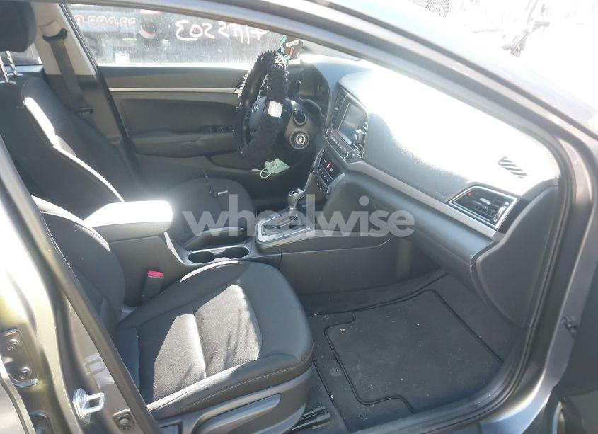 Photo 5 of 2018 Hyundai Elantra SE (VIN 5NPD74LF8JH381394)