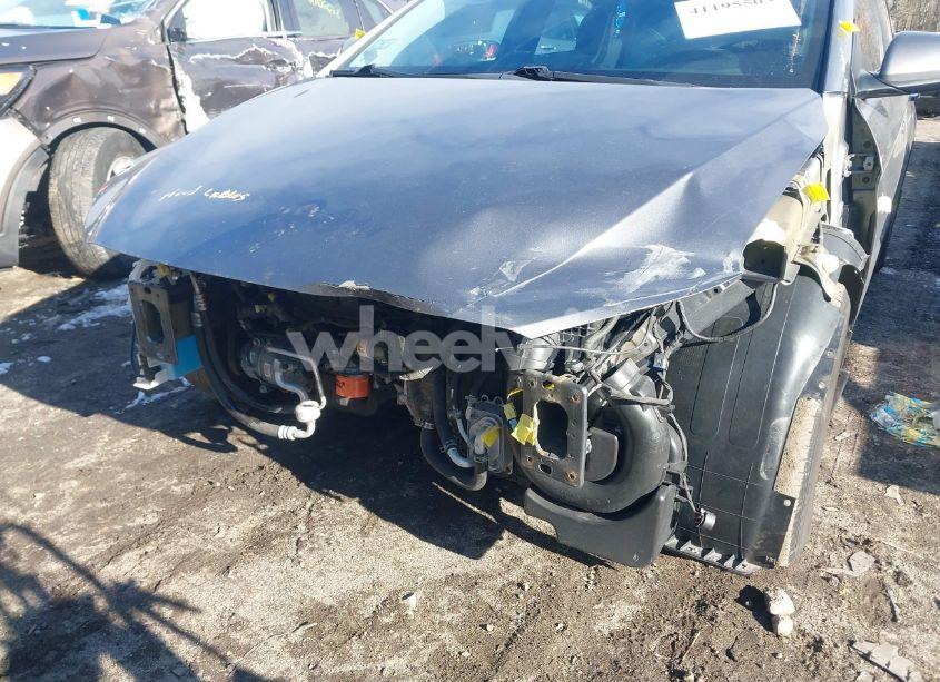 Photo 6 of 2018 Hyundai Elantra SE (VIN 5NPD74LF8JH381394)