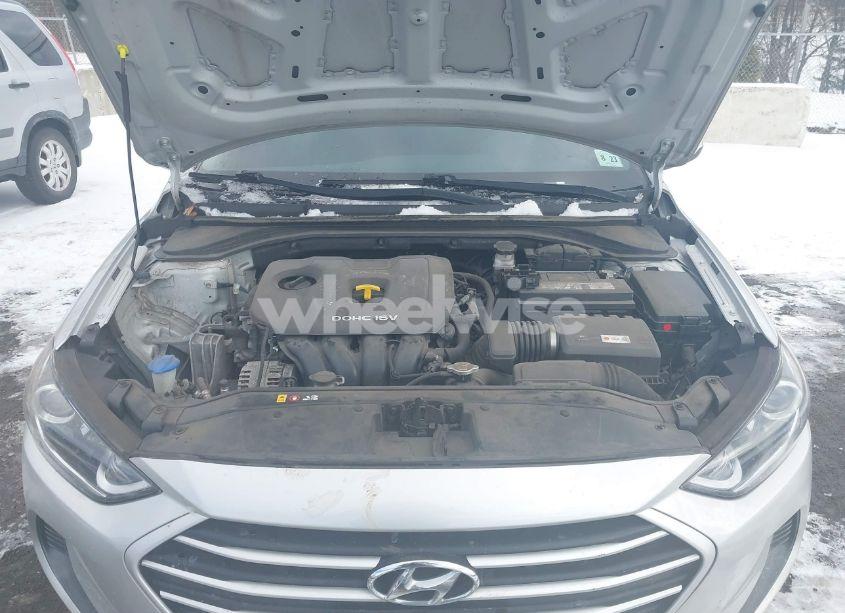 Photo 10 of 2018 Hyundai Elantra SE (VIN 5NPD74LF8JH385851)