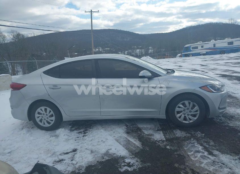 Photo 13 of 2018 Hyundai Elantra SE (VIN 5NPD74LF8JH385851)