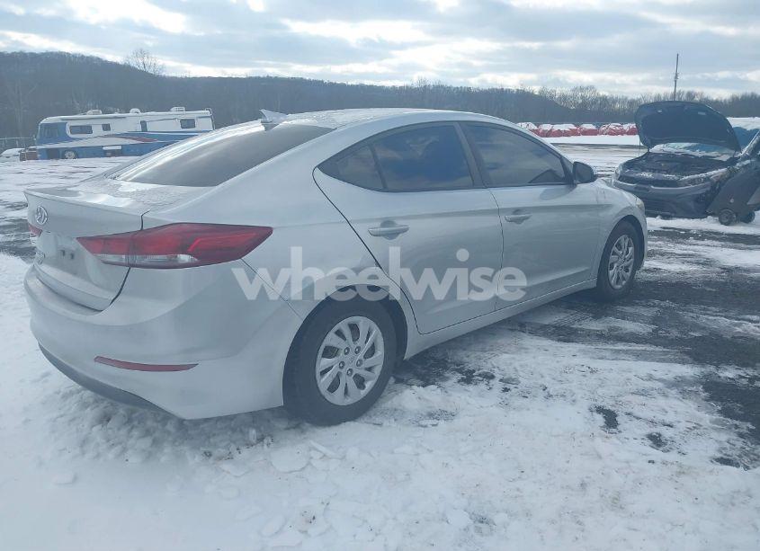 Photo 4 of 2018 Hyundai Elantra SE (VIN 5NPD74LF8JH385851)