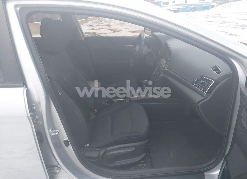 Photo 5 of 2018 Hyundai Elantra SE (VIN 5NPD74LF8JH385851)