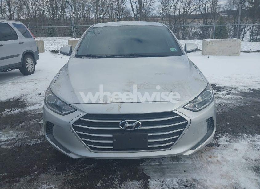 Photo 6 of 2018 Hyundai Elantra SE (VIN 5NPD74LF8JH385851)
