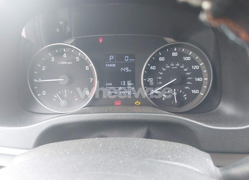 Photo 7 of 2018 Hyundai Elantra SE (VIN 5NPD74LF8JH385851)