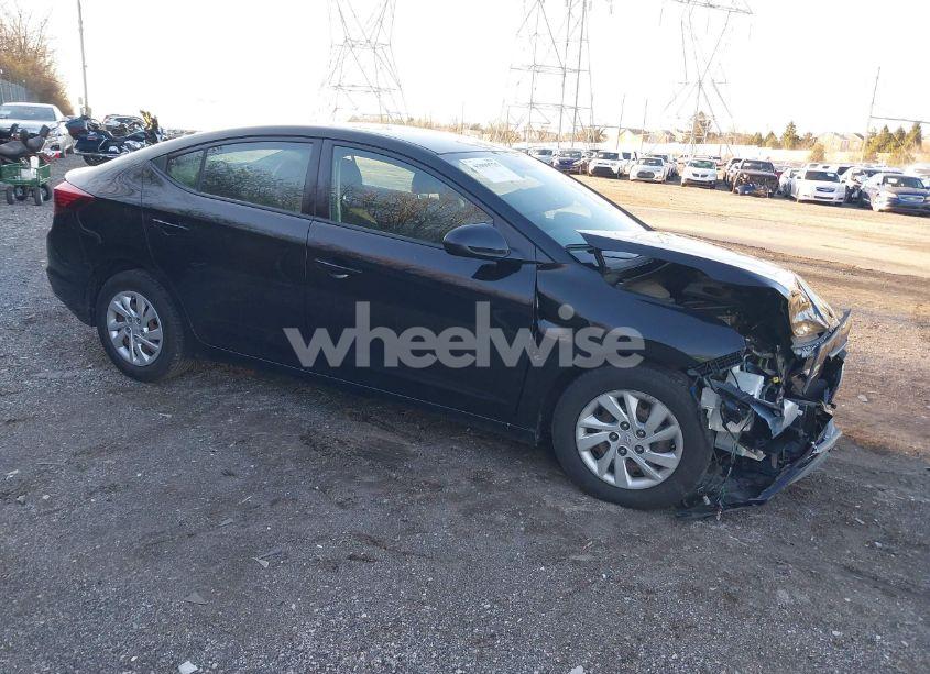 2019 Hyundai Elantra SE (VIN 5NPD74LF8KH424701) main photo