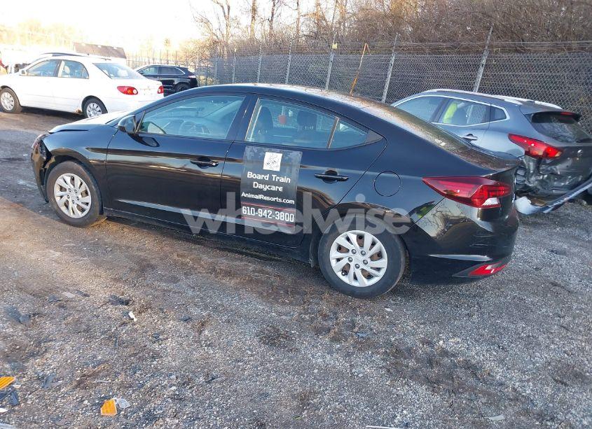 Photo 3 of 2019 Hyundai Elantra SE (VIN 5NPD74LF8KH424701)