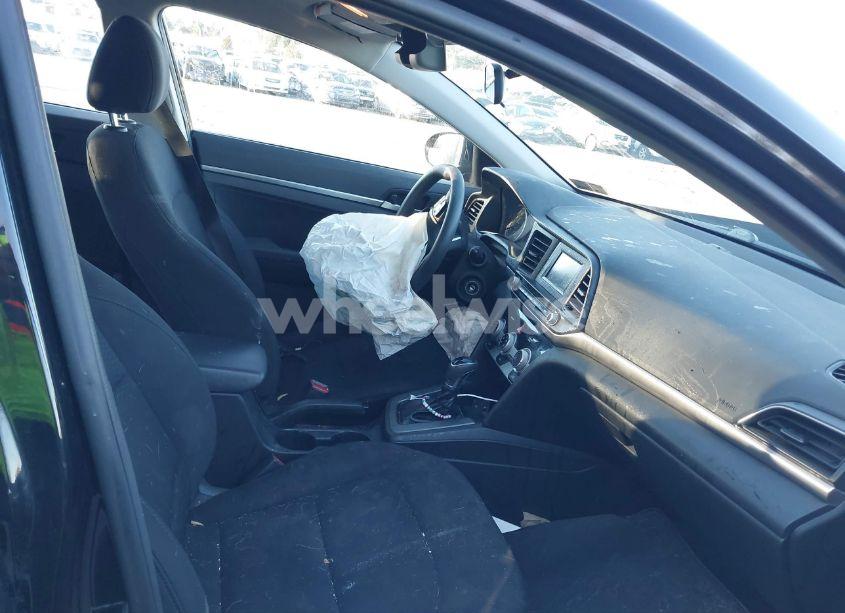 Photo 5 of 2019 Hyundai Elantra SE (VIN 5NPD74LF8KH424701)