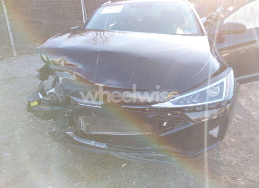 Photo 6 of 2019 Hyundai Elantra SE (VIN 5NPD74LF8KH424701)