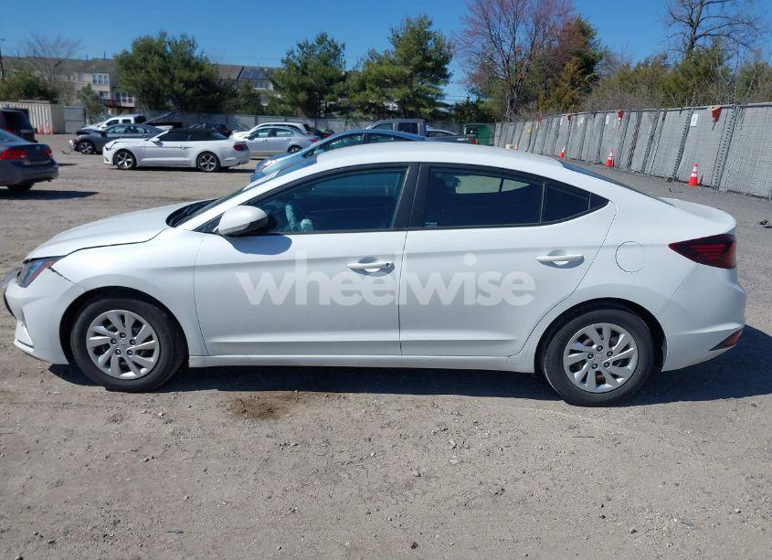 Photo 14 of 2019 Hyundai Elantra SE (VIN 5NPD74LF8KH474546)