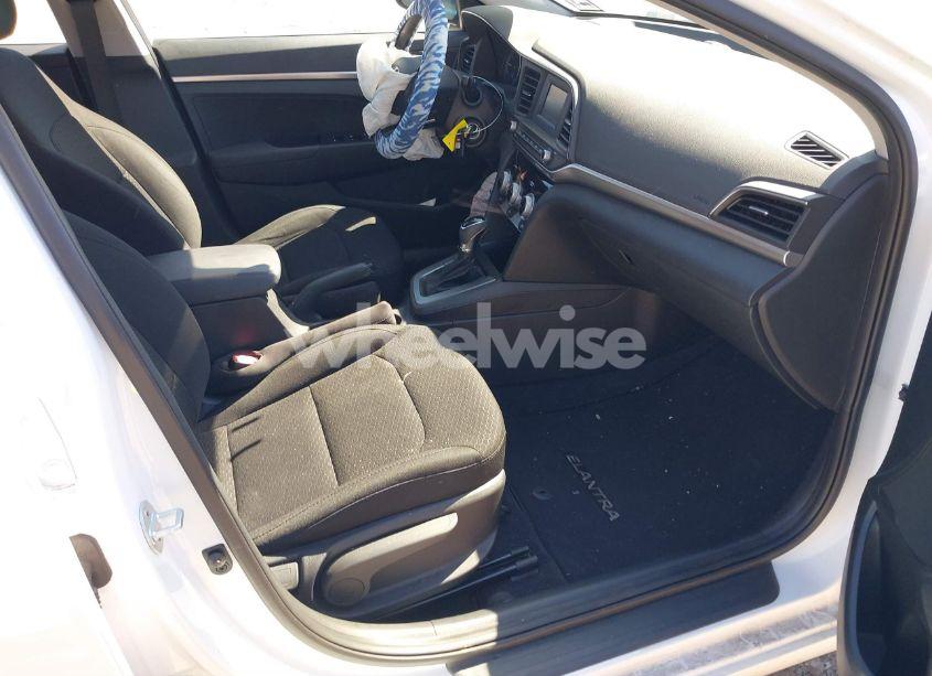 Photo 5 of 2019 Hyundai Elantra SE (VIN 5NPD74LF8KH474546)
