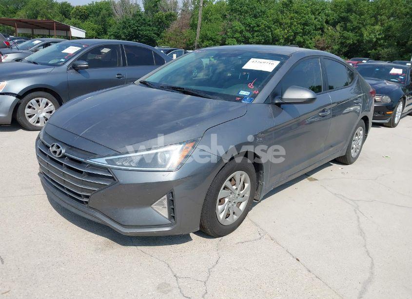 Photo 2 of 2020 Hyundai Elantra SE (VIN 5NPD74LF8LH538120)